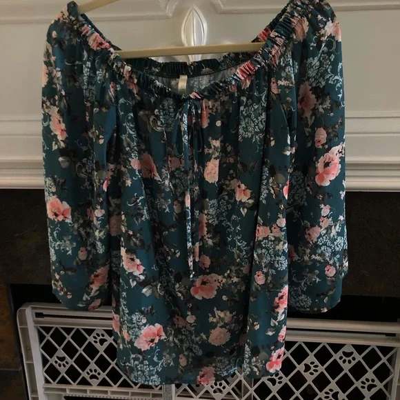 Floral off the shoulder top - Picture 2 of 5